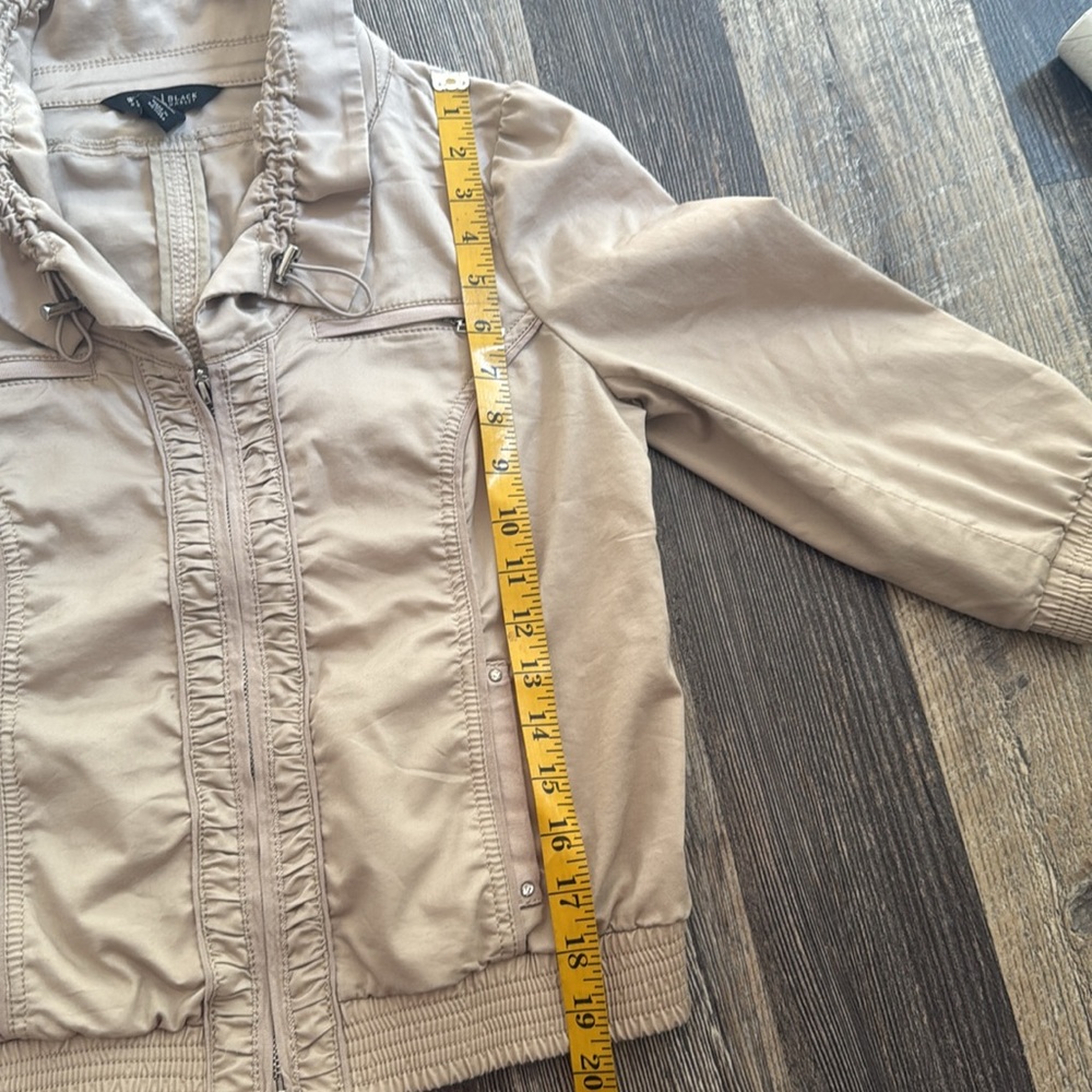 White House Black Market Women's Tan Bomber Jacket Size 2 - Picture 12 of 14